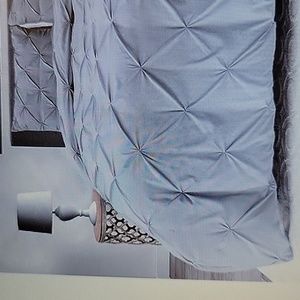 Bedsure Gray Pinch Pleat Pintuck Twin Comforter Embroidered 68x88" New in Bag…